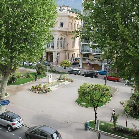 Penelope Belle Vue Ментона