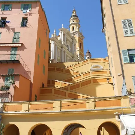 Penelope Belle Vue Ментона