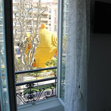 Penelope Belle Vue Mentona