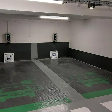 Penelope Belle Vue مينتون